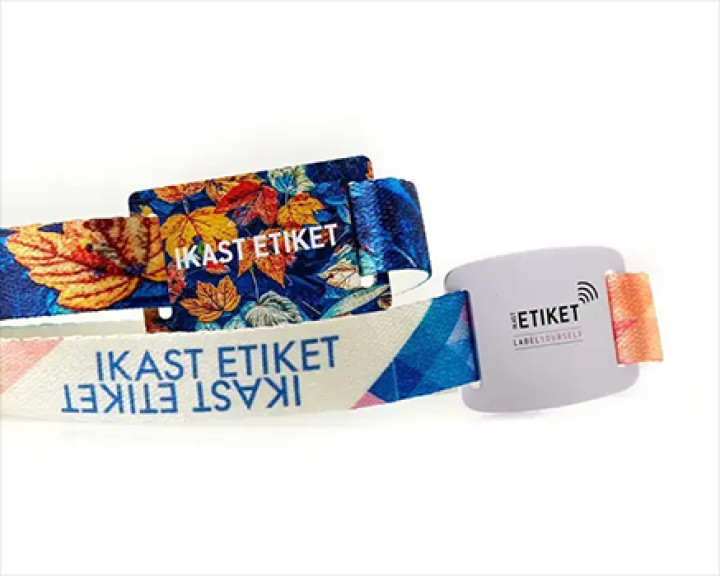 Sjálfbær armbönd með RFID